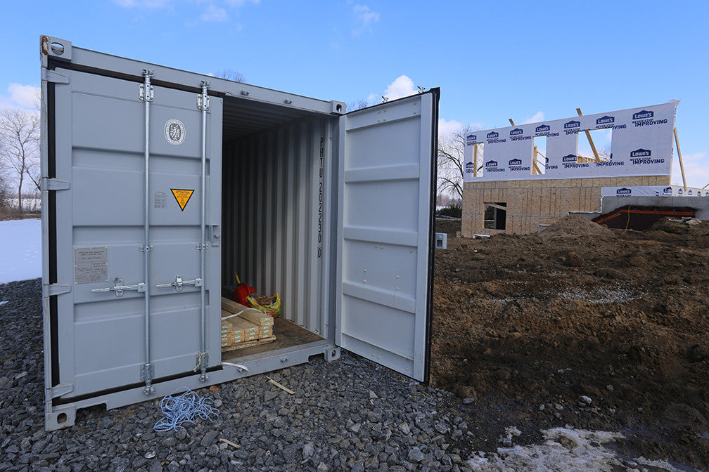 Seacans and shipping containers for construction sites. Buyback deal!